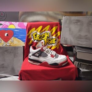 Air Jordan 4 Retro